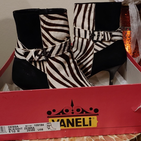 ankle bootie - Picture 3 of 5